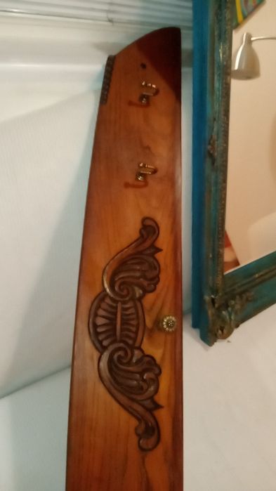 старинна  закачалка с автентична българска дърворезба