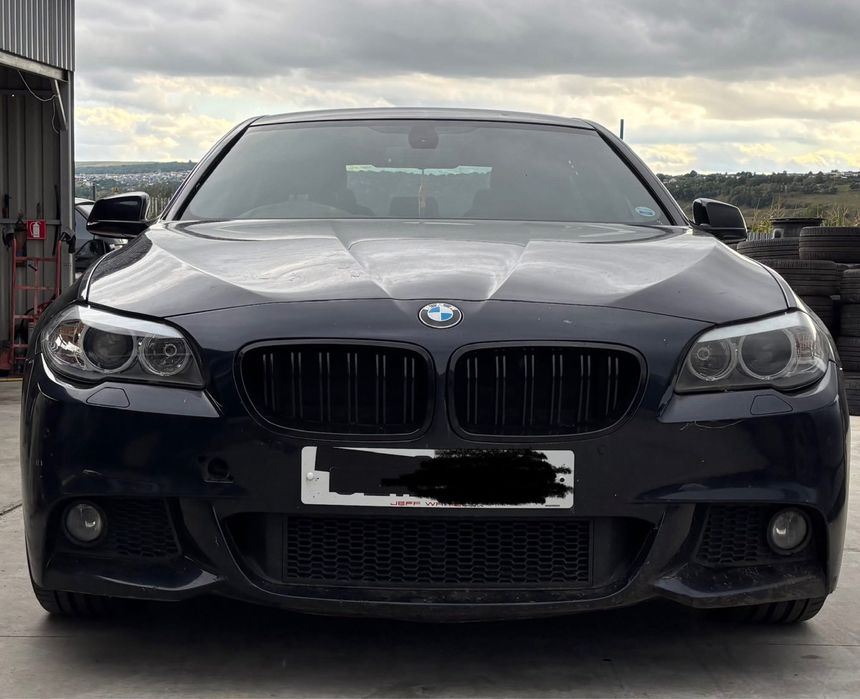 Dezmembrez BMW 520d F10 M-Pack ,Automat,Recaro piele,volan M