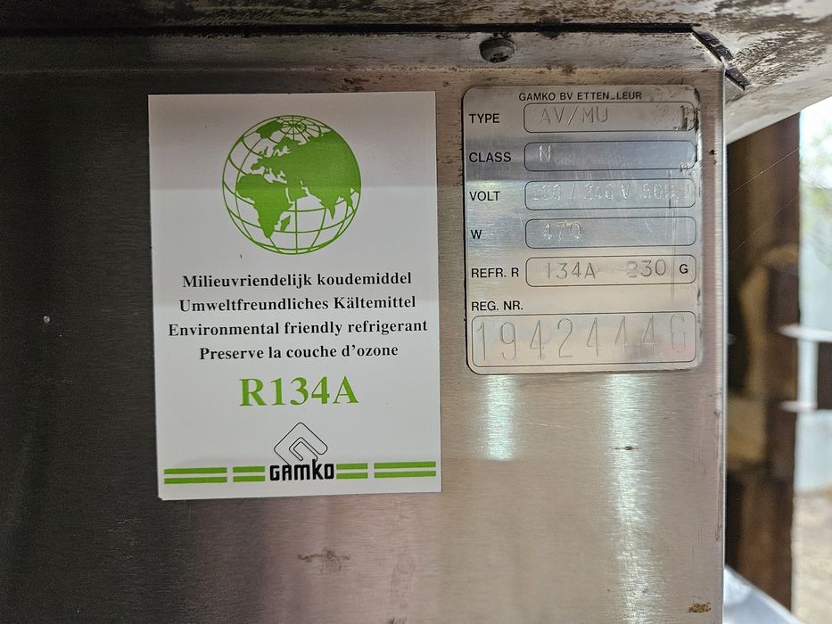 Хладилна Витрина Настолна за Торти,  Сладкарски Изделия, Сандвичи ,Сал