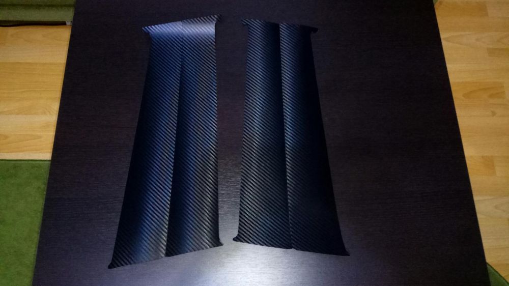Autocolant montanti/stalpi negru carbon/mat Dacia Logan(2005-2011)