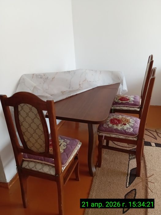 Стол шесть стульев