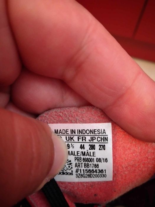 Маратонки Adidas номер 44