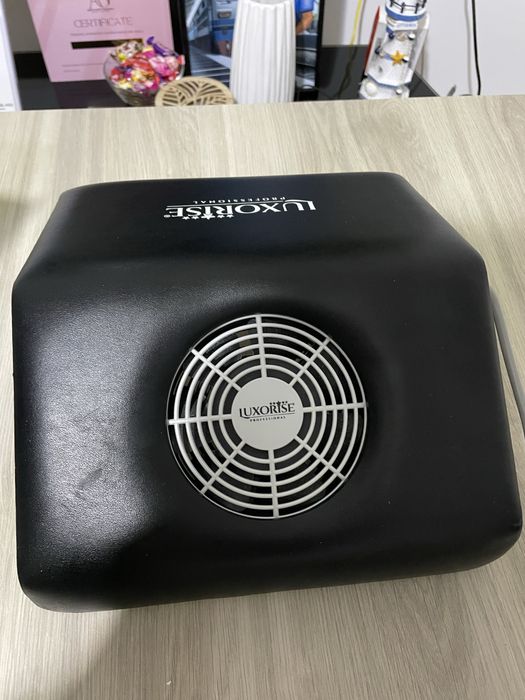 Aspirator manichiura