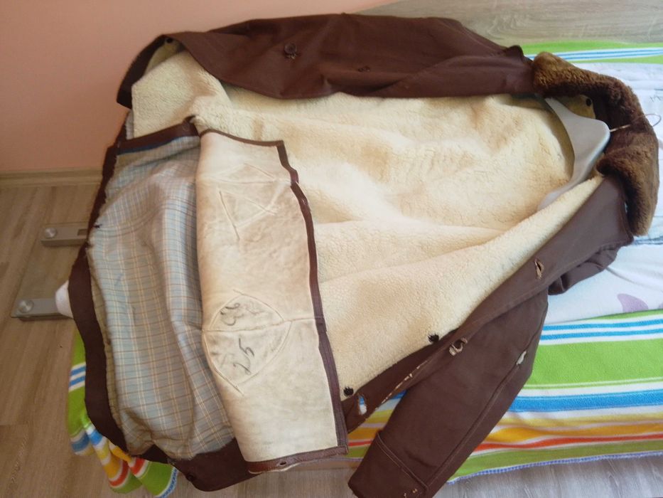 Шуба Nr. 1 -2-3 от импрегниран шлиферен плат с кожена подплата .