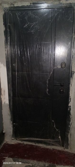 Срочно продаю квартиру 2 компания 1 этаж