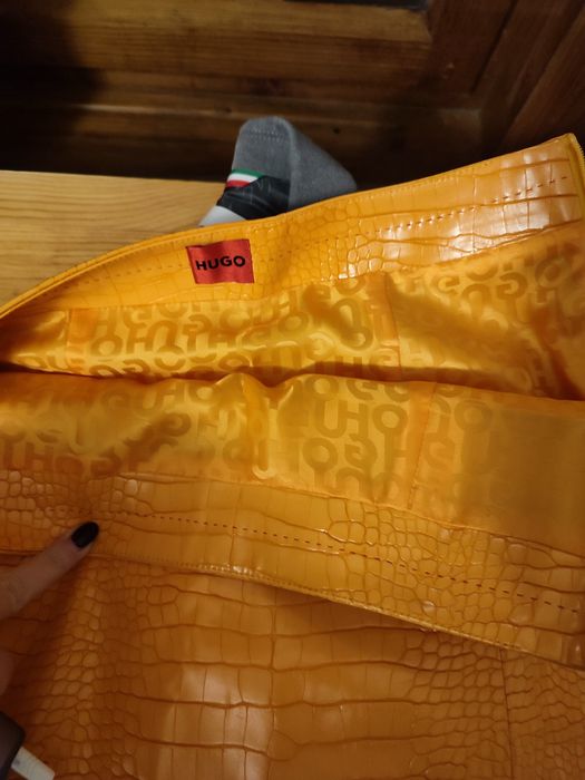 HUGO кожена пола