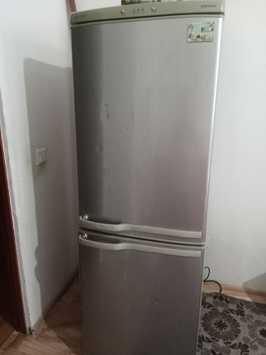 Холодильник SAMSUNG