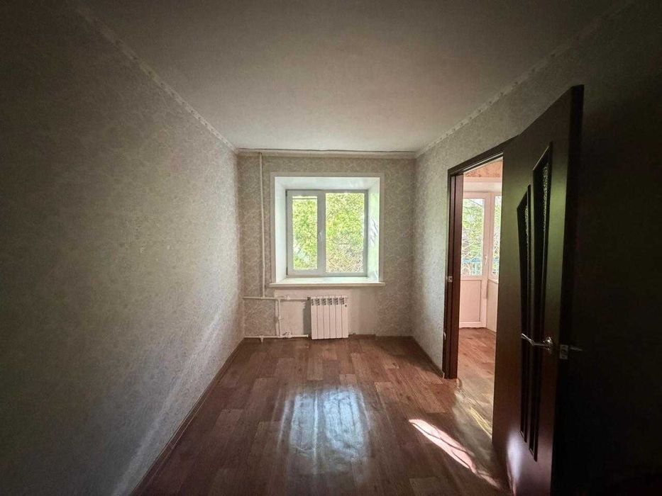 -ПРодам 2 комн по Строителей. Этаж средний! Не угловая! - View 3