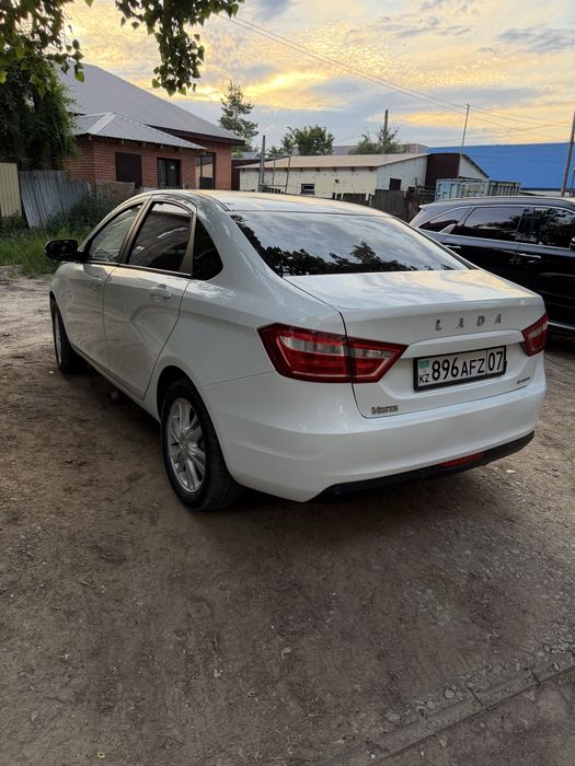 Продам Lada Vesta 2018 год