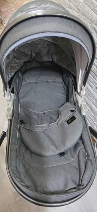 Продам коляску универсальную