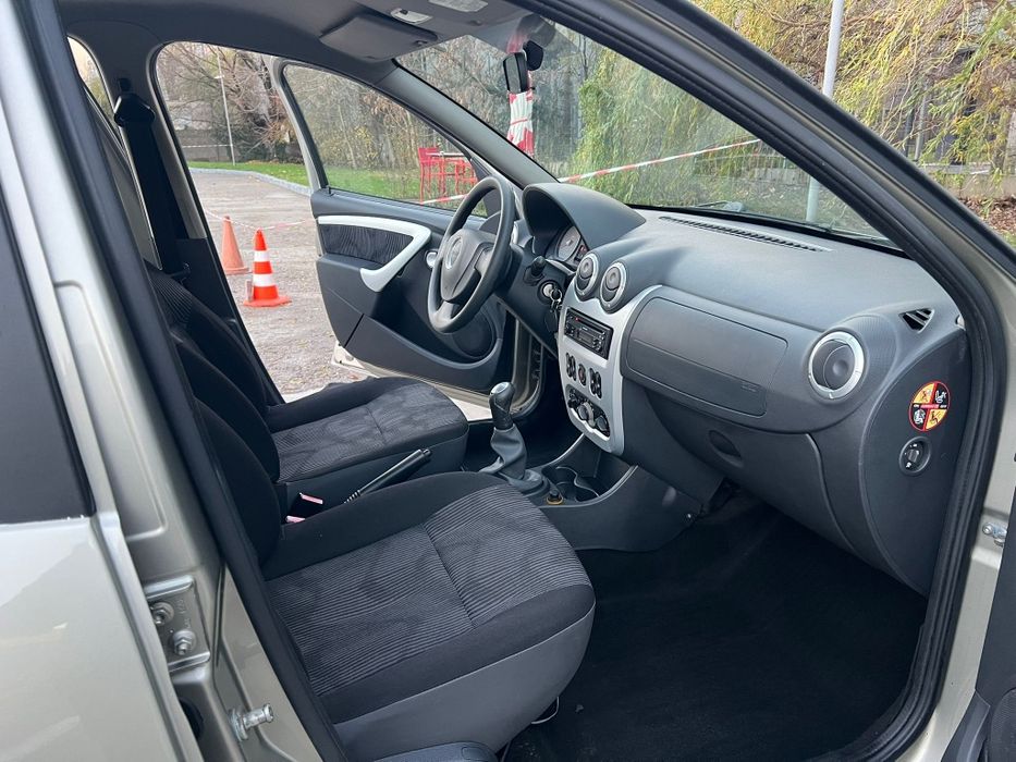 Dacia Sandero 1.4 MPI KM Doar 82.000 Laureate