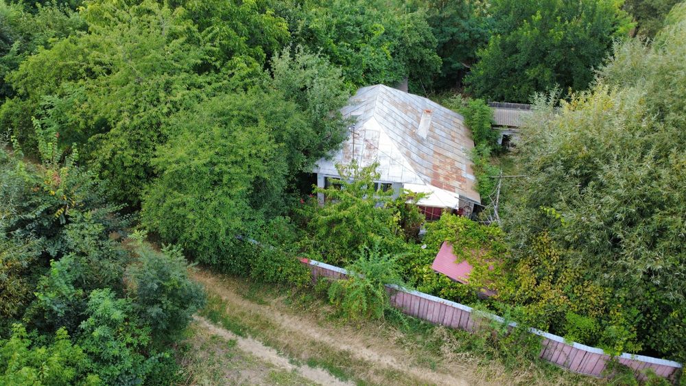 Casa batraneasca de vanzare comuna Mihăileni  sat Parul Negru  Botosani