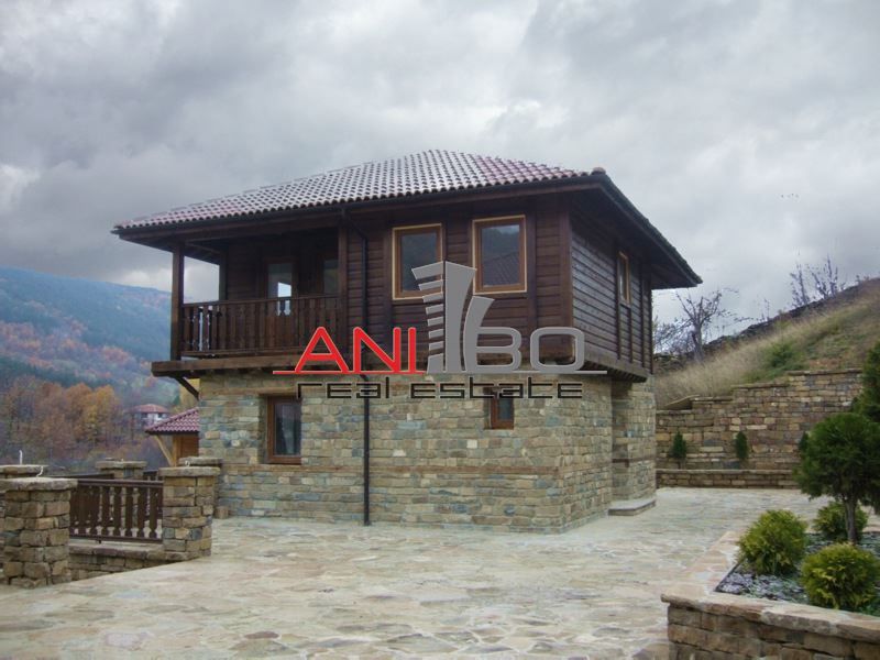 Каменни къщи в област Ловеч, гр. Тетевен, с. Голям Извор, площ 1000 к