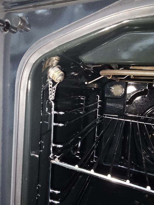 Печка с керамичени котлони Gorenje  EC9647PW