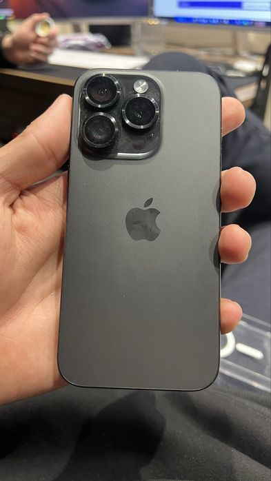 iPhone 15 Pro 256 GB Esim