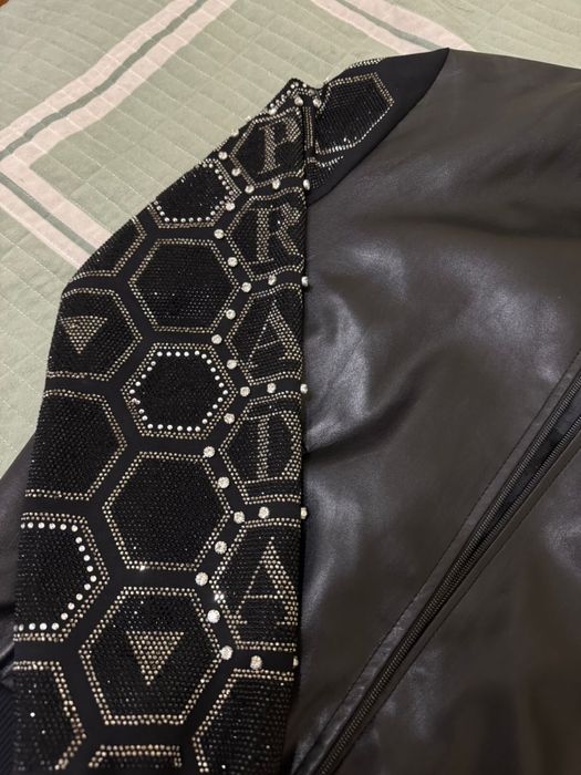 Кожаный бомбер.