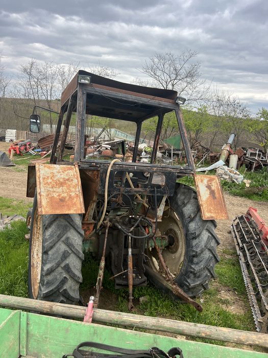 John deere 2130 cu incarcator frontal