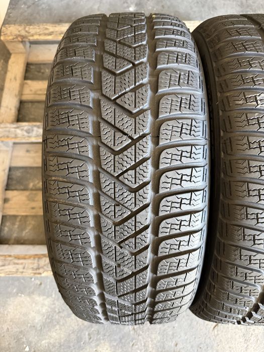 2 anvelope iarna 215/55/17 , 98 V , Extra load , Pirelli , DOT 2022 , 6.6 mm !