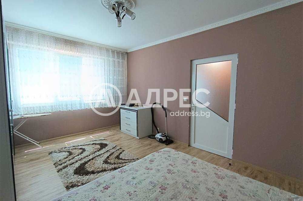 Продава се Тристаен апартамент в Разград, Орел - 63 кв.м за 1053 €/кв.м - Снимка #2