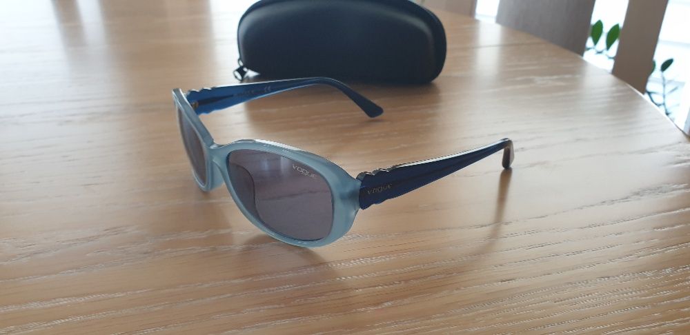 продавам слънчеви очила вог