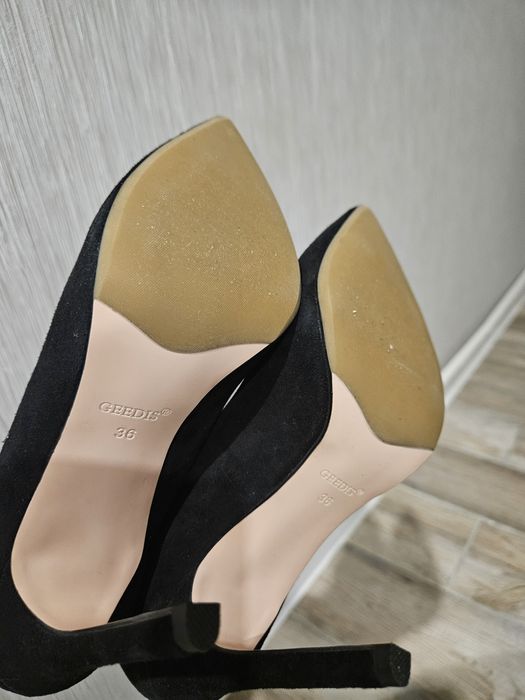 Продам красивые  туфли