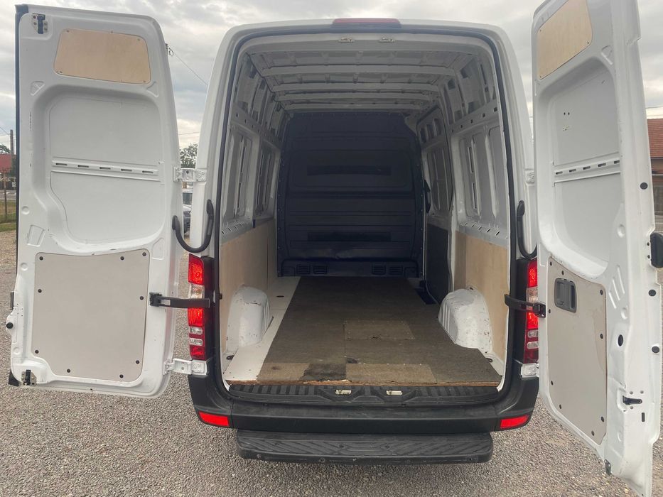 Mercedes Sprinter  2015,mediu,143 cp