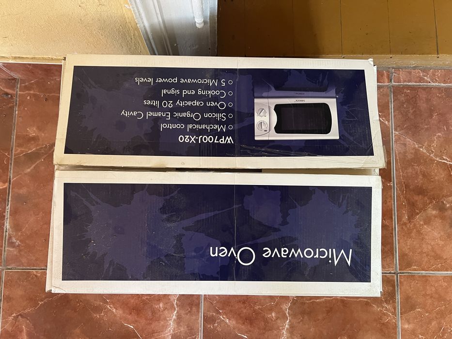 Microwave Shov nou nefolosit.