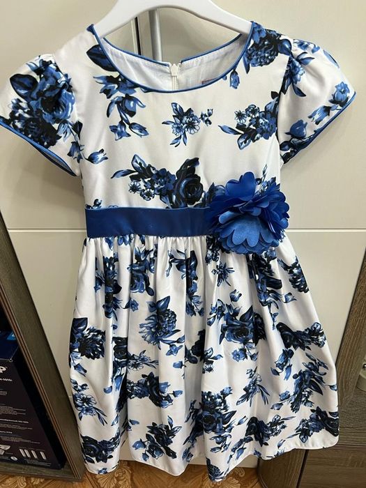 Нарядное платье на девочку р.122