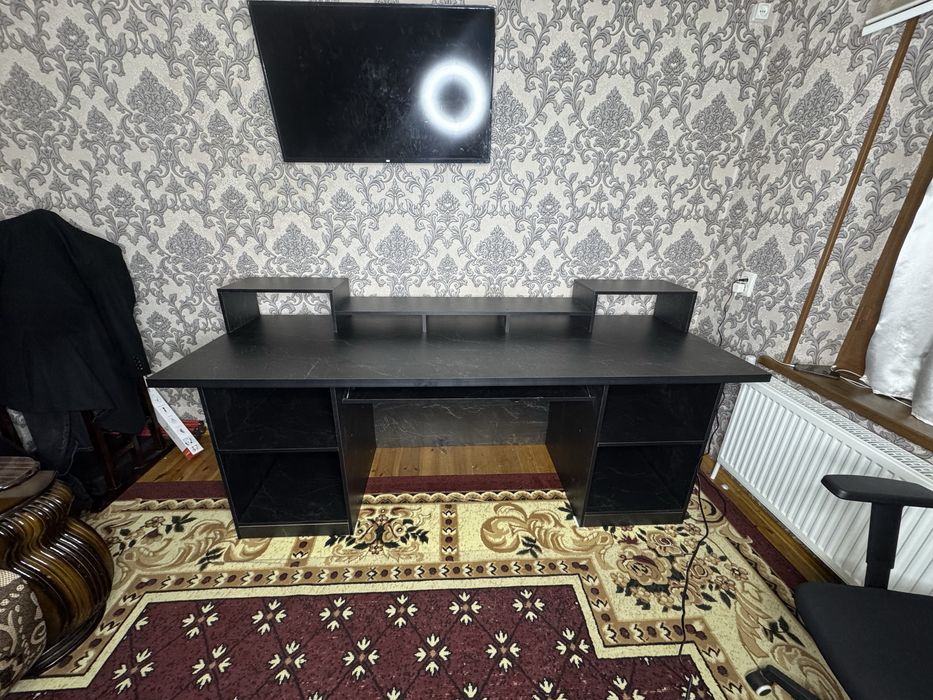 студиия учун стол сотилади новый