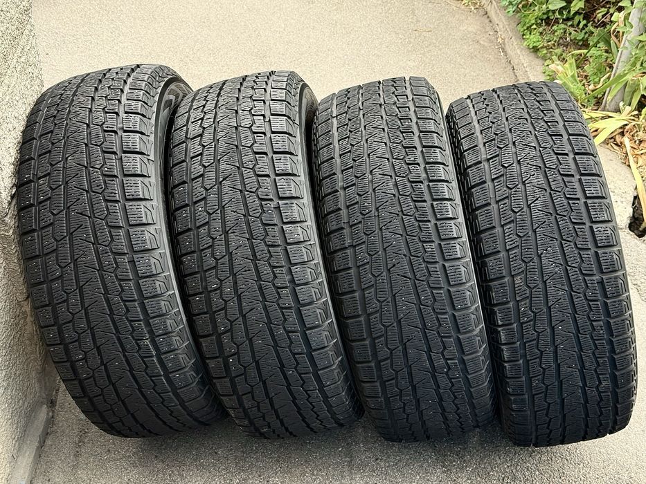 265|60 R18. Yokohama IceGuard G075.