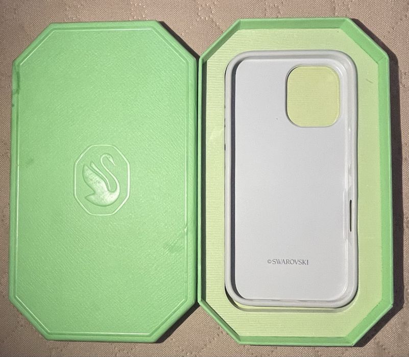 Husa SWAROVKI iphone 16