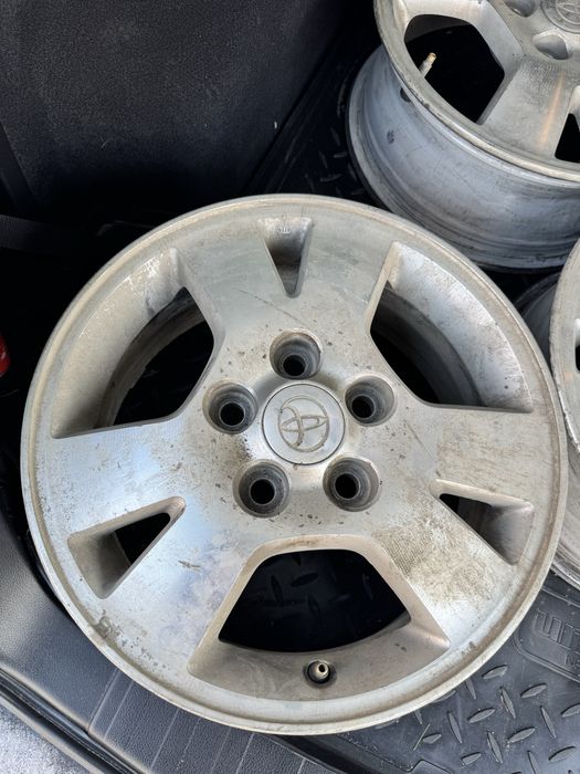 Продам оригинальные диски Toyota, 5*114,3  R15 цена 80000 торг