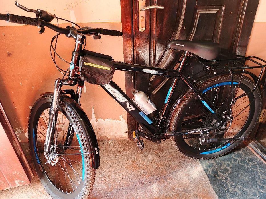 Velosapet sotiladi nomi BONVI hamma narsalari bilan beramiz