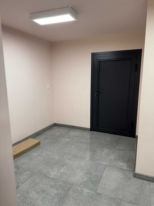 Дава се под наем Офис в Добрич, Център - 75 кв.м за 408 € - Снимка #6