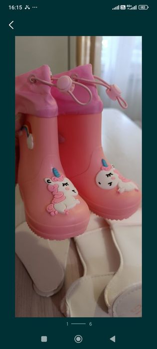 Продам резиновые сапоги для девочки