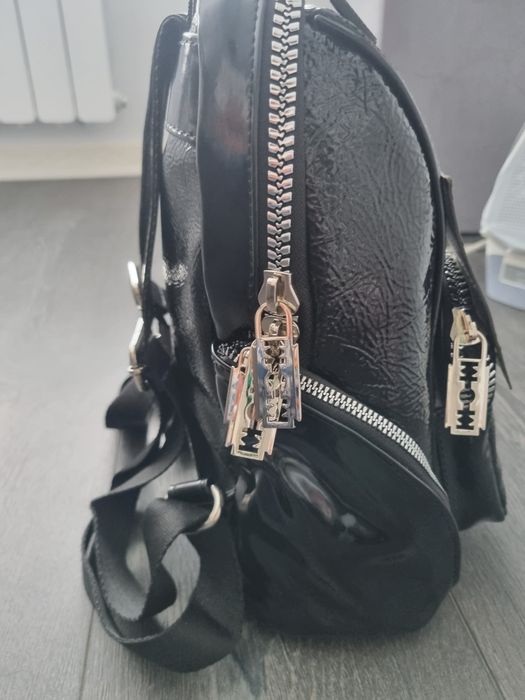 Нова дамска раница