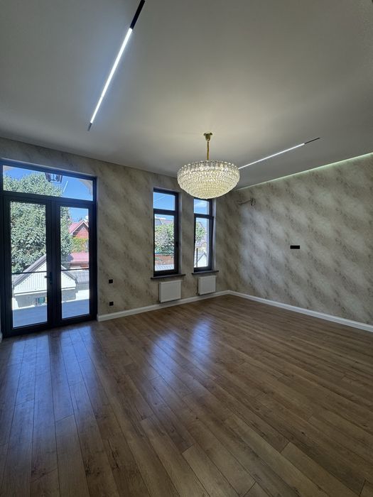 Продается Трех урувневый Евродом.