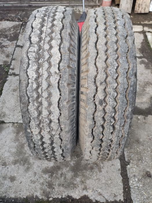 Vând 4 cauciucuri trailer 8.25- 15