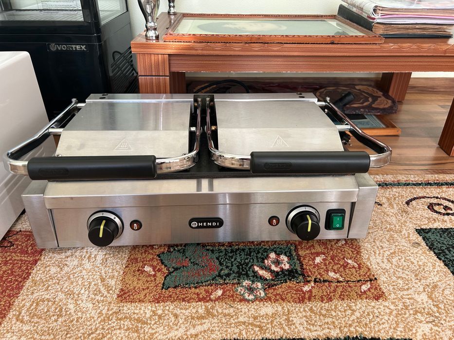 Grill dublu Hendi Profesional