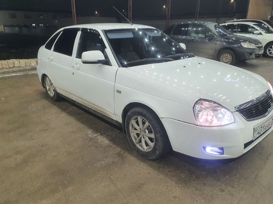 Приора хэтчбек 2012