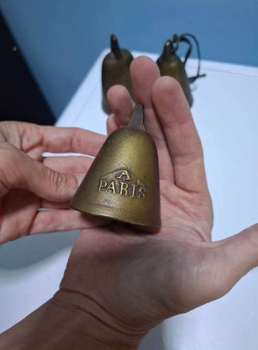 Чанове Френски единия видно с дупки
Цена 160лв за 3те общо