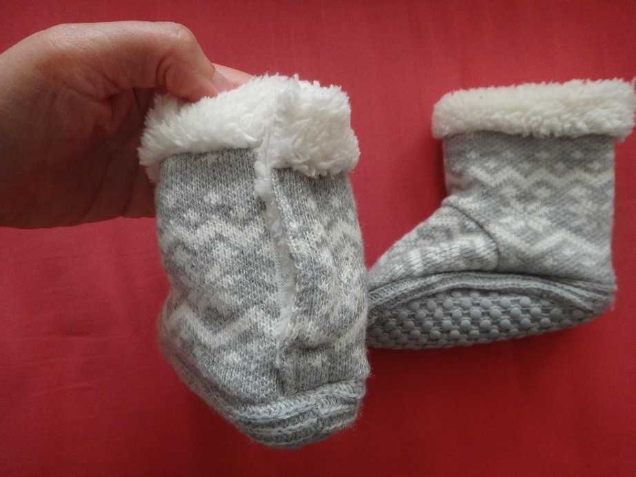 Нови Бебешки/Детски пантофи НМ 18/19 номер сиви