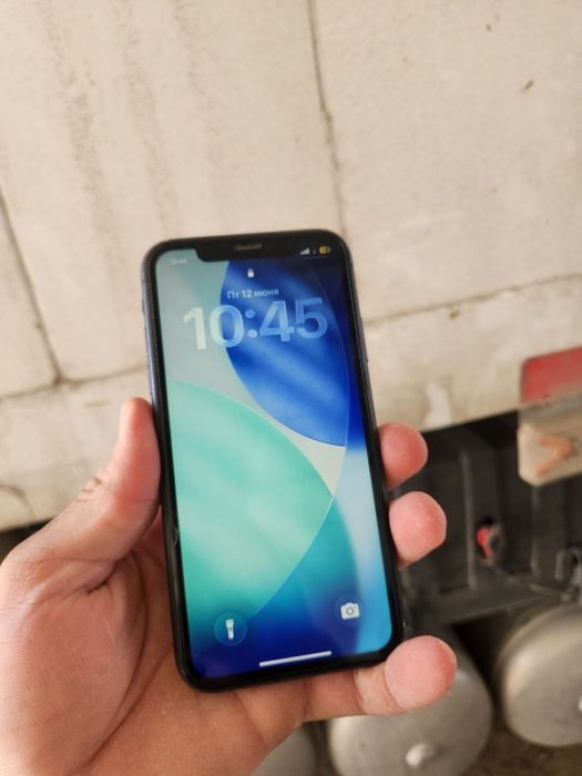 Iphone 11 sotiladi srochno