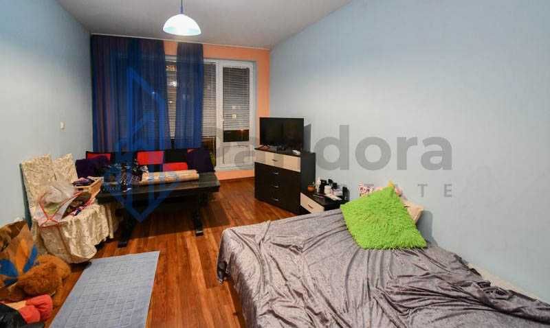 Дава се под наем Тристаен апартамент в София, Полигона - 120 кв.м за 525 € - Снимка #4