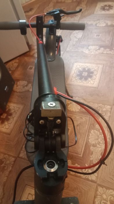 Электросамокат ему 2месяца