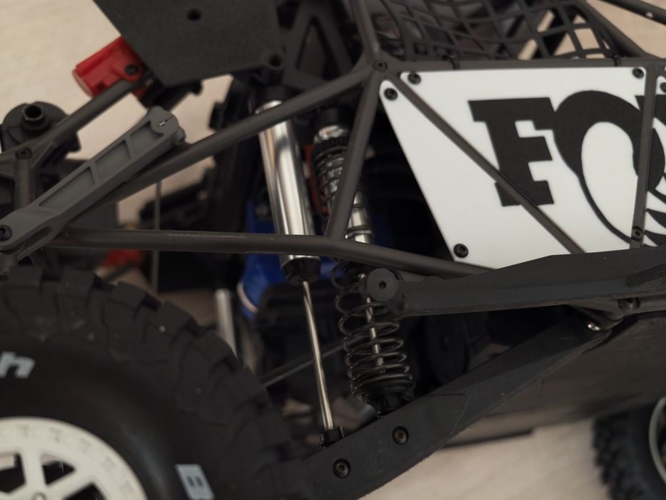 Automodel RC Traxxas UDR