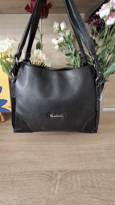 Дамска чанта естествена кожа