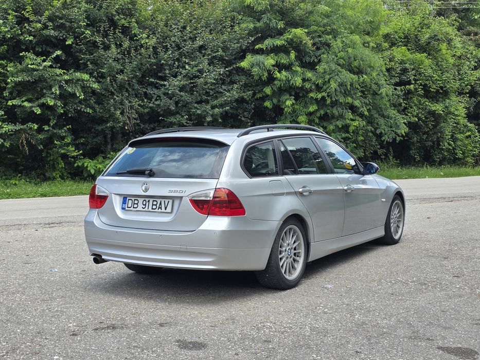 BMW 320i E91 Break (2007) - 150 CP