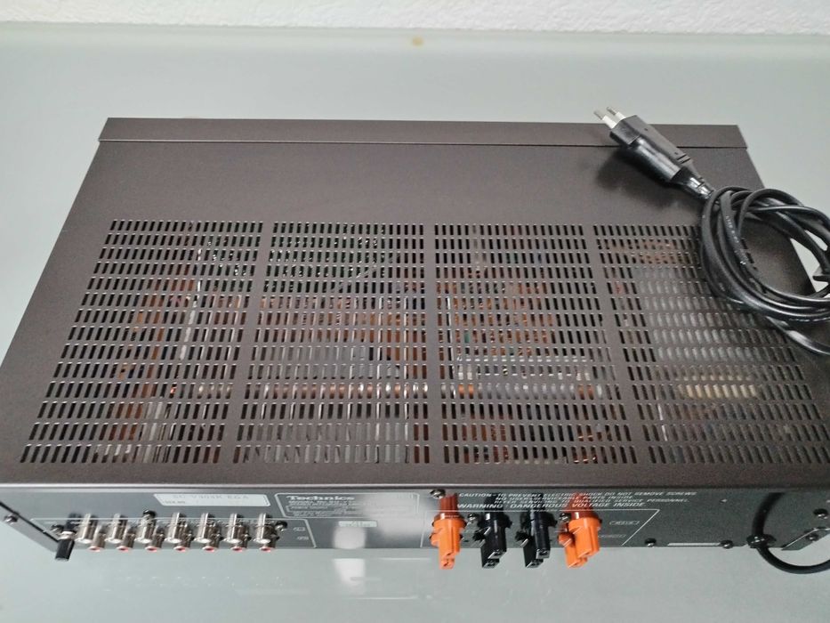 Amplificator technics SU-V303