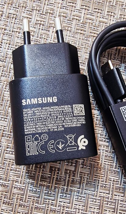 Incarcator original Samsung S22 Ultra. Cablu de 1,8m.